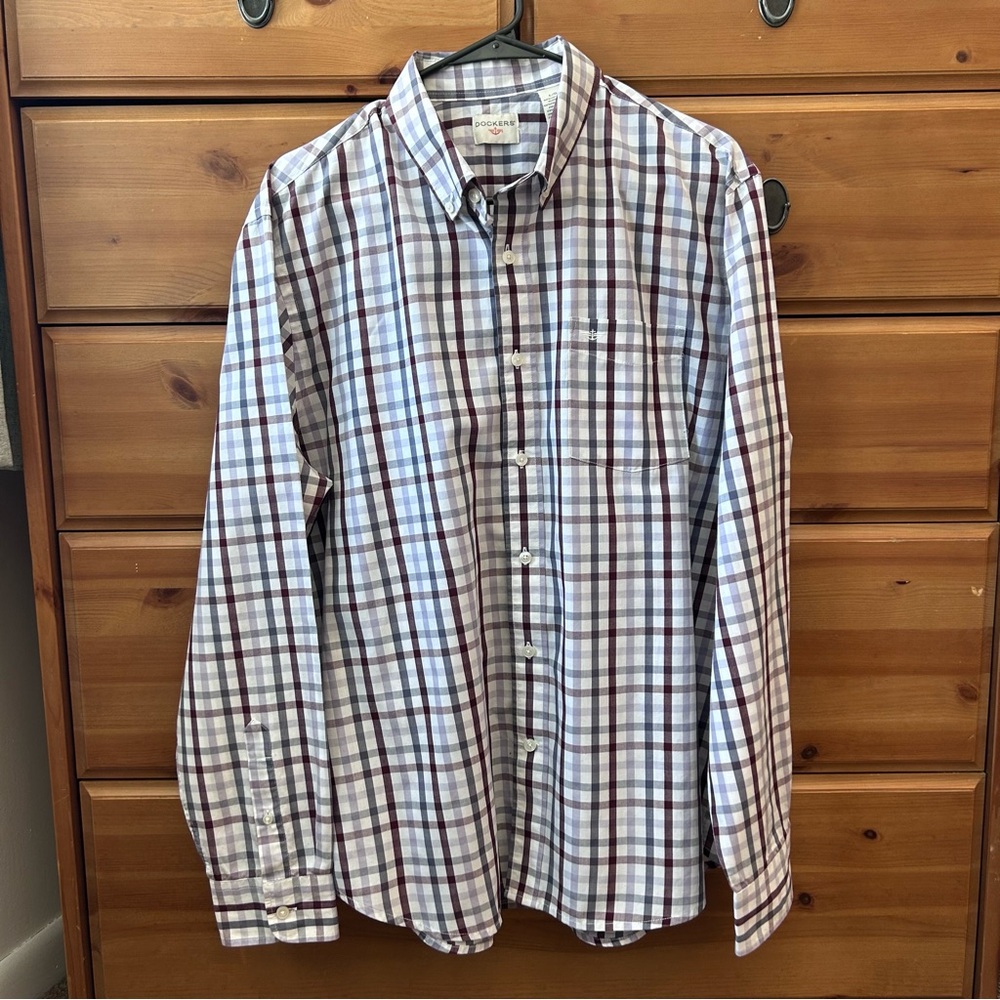 Men’s Burgundy Plaid Dockers Button Front Shirt Size Large Long Sleeve
